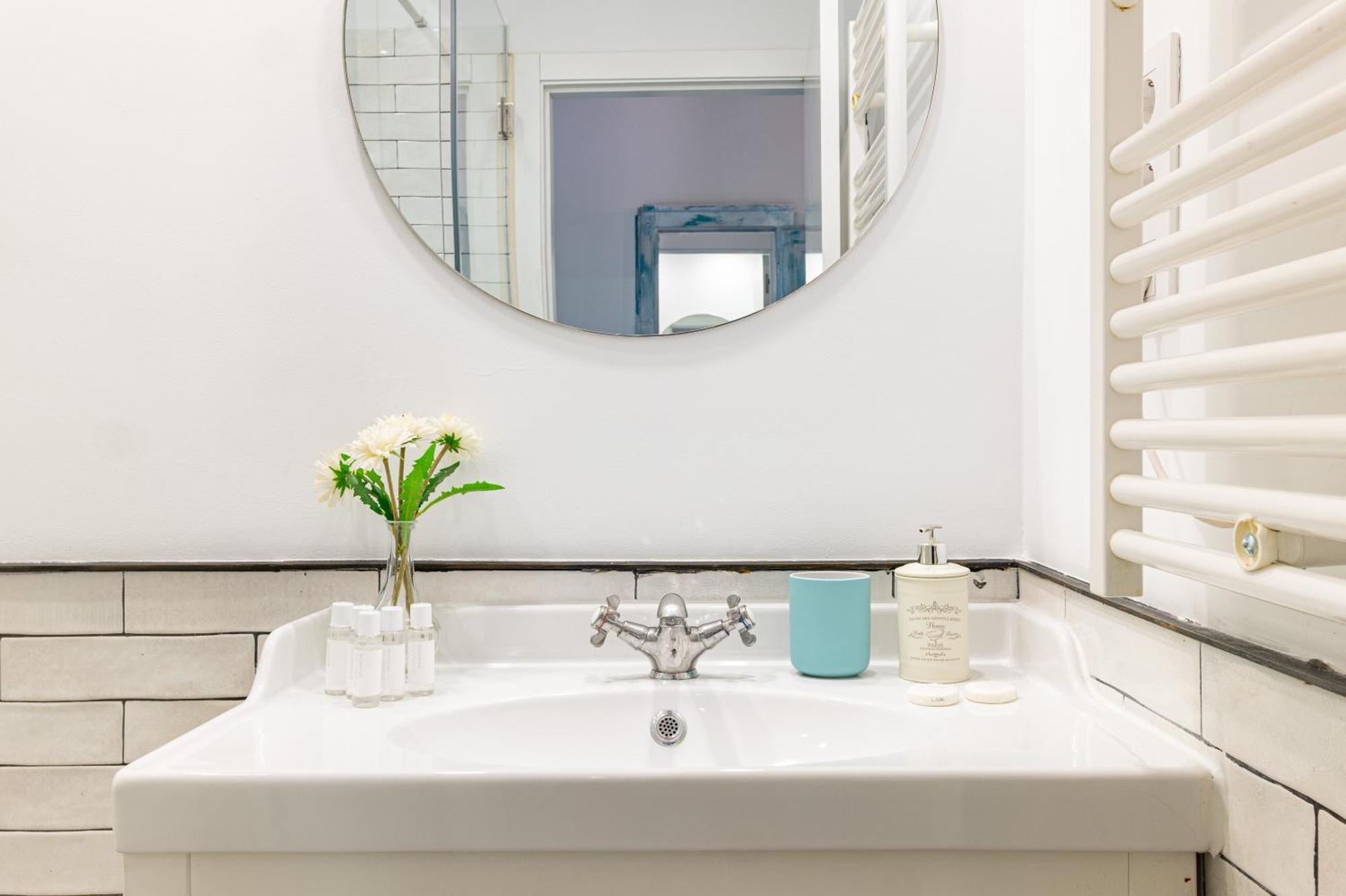 Vintage Apartment Near Puerta Del Sol มาดริด ภายนอก รูปภาพ